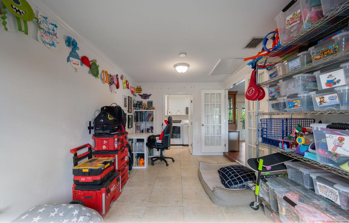 合同活跃: $519,900 (4 贝兹, 2 浴室, 1428 平方英尺)