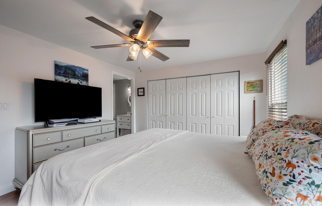 合同活跃: $519,900 (4 贝兹, 2 浴室, 1428 平方英尺)