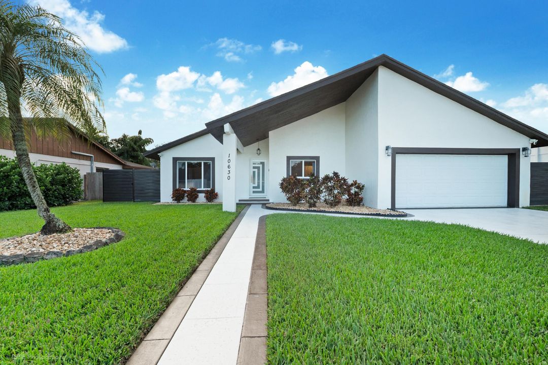 合同活跃: $699,999 (3 贝兹, 2 浴室, 1503 平方英尺)