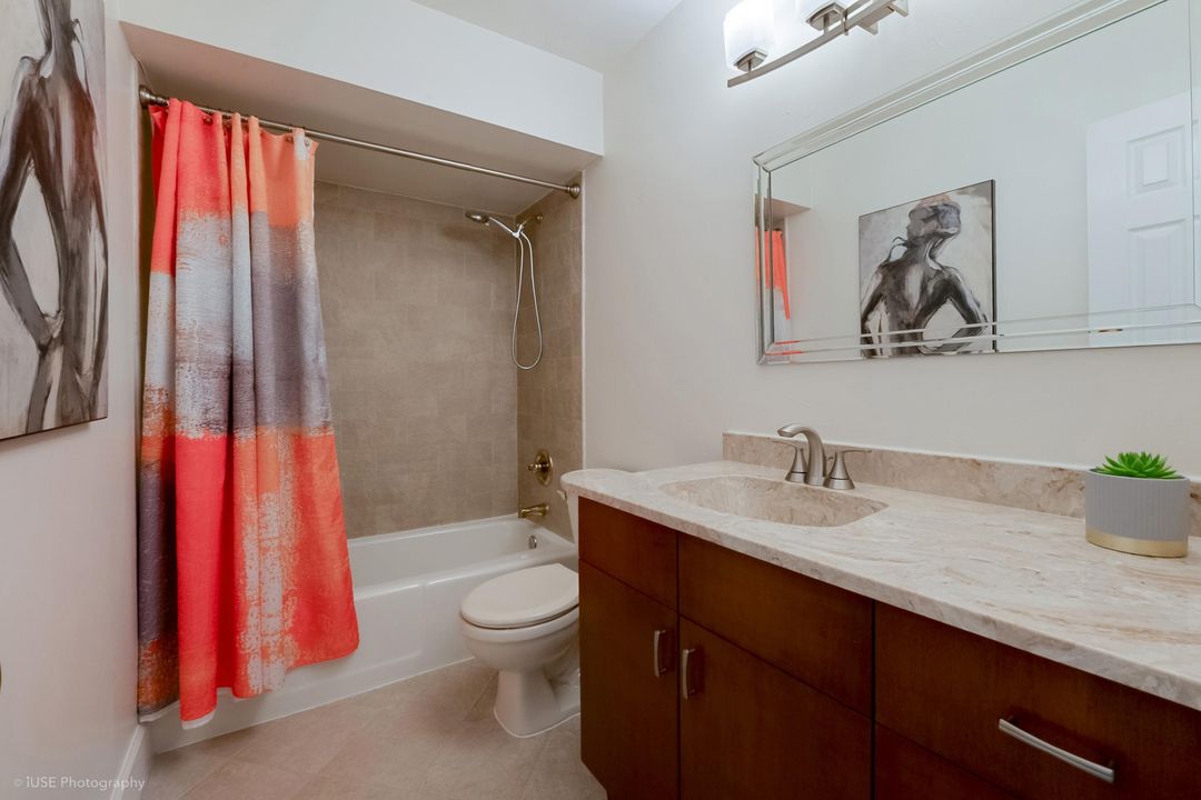 合同活跃: $699,999 (3 贝兹, 2 浴室, 1503 平方英尺)