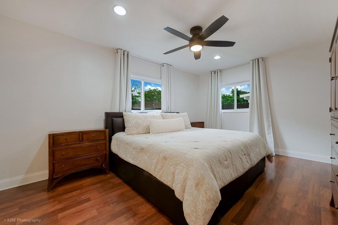 合同活跃: $699,999 (3 贝兹, 2 浴室, 1503 平方英尺)