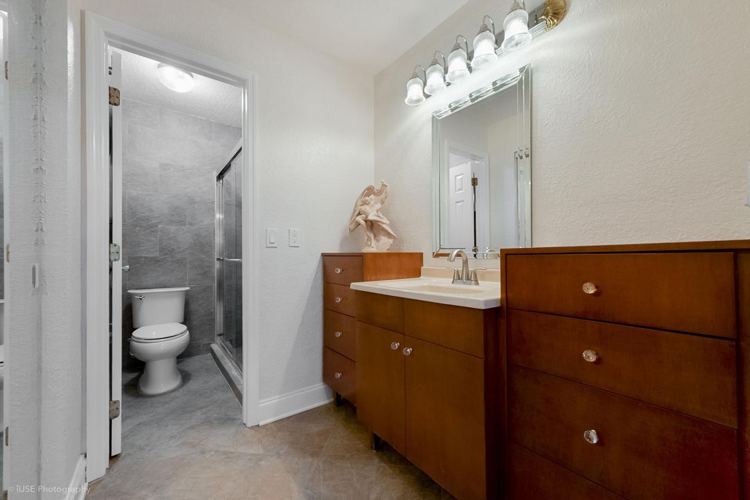 合同活跃: $699,999 (3 贝兹, 2 浴室, 1503 平方英尺)