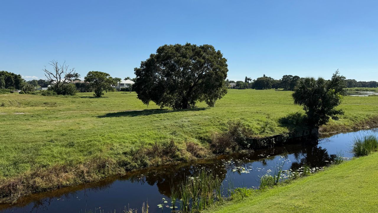 For Rent: $2,350 (3 beds, 2 baths, 1200 Square Feet)