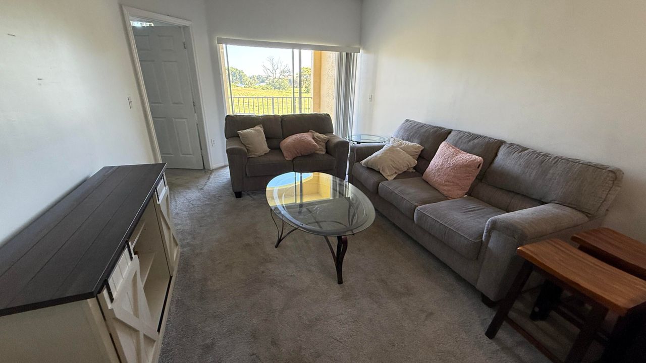 For Rent: $2,350 (3 beds, 2 baths, 1200 Square Feet)