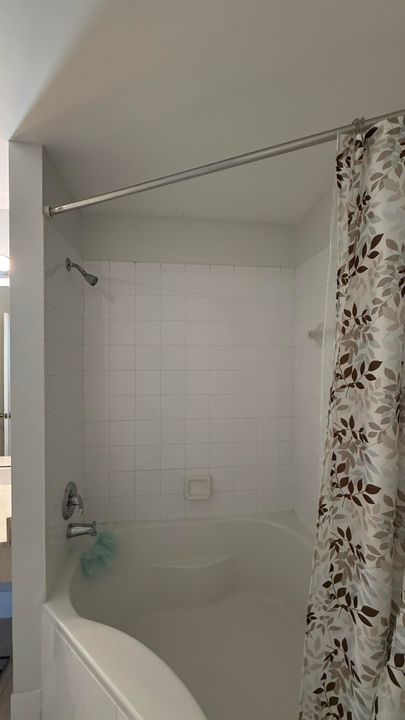 For Rent: $2,350 (3 beds, 2 baths, 1200 Square Feet)