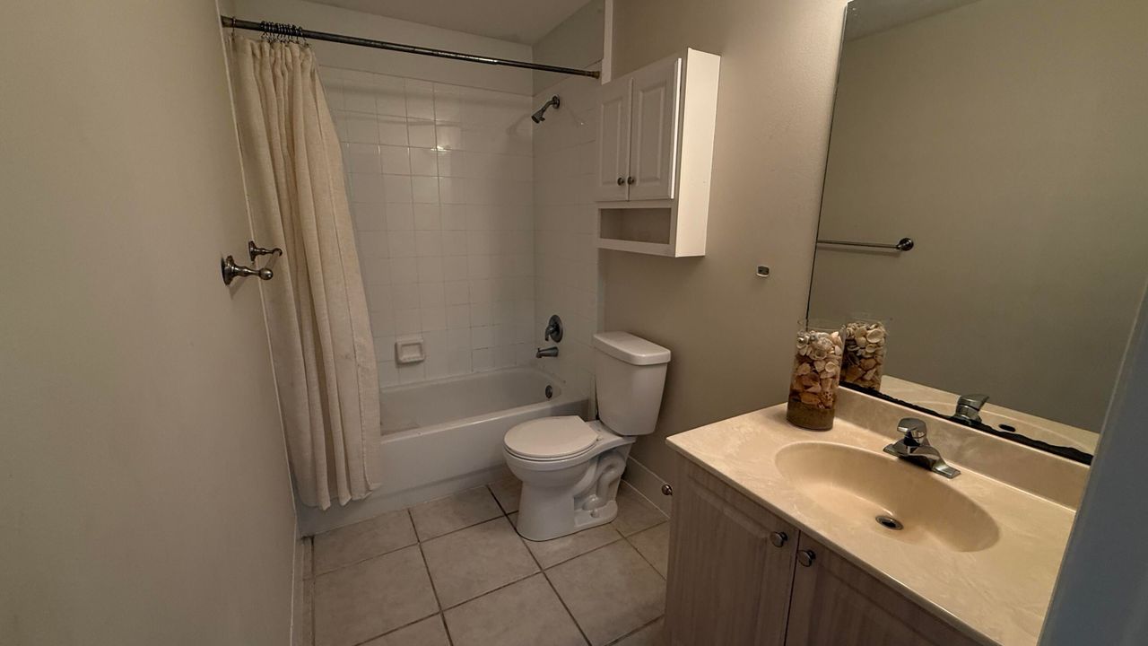 For Rent: $2,350 (3 beds, 2 baths, 1200 Square Feet)