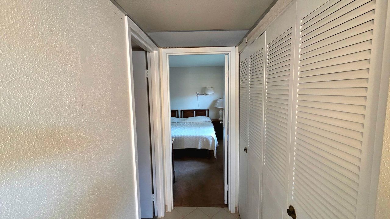 На продажу: $74,900 (1 спален, 1 ванн, 720 Квадратных фут)