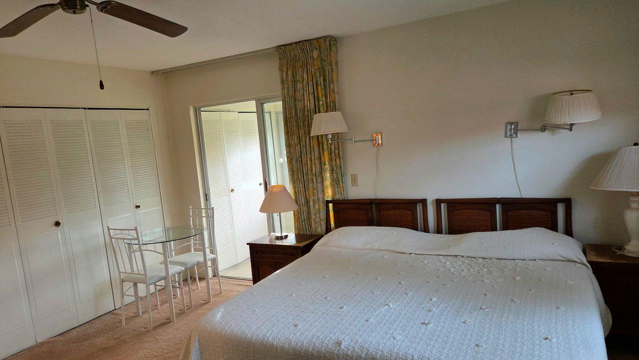 На продажу: $74,900 (1 спален, 1 ванн, 720 Квадратных фут)