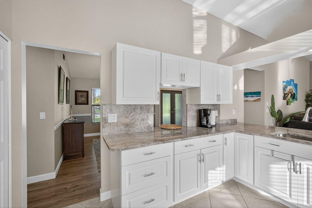 待售: $829,000 (4 贝兹, 2 浴室, 2052 平方英尺)