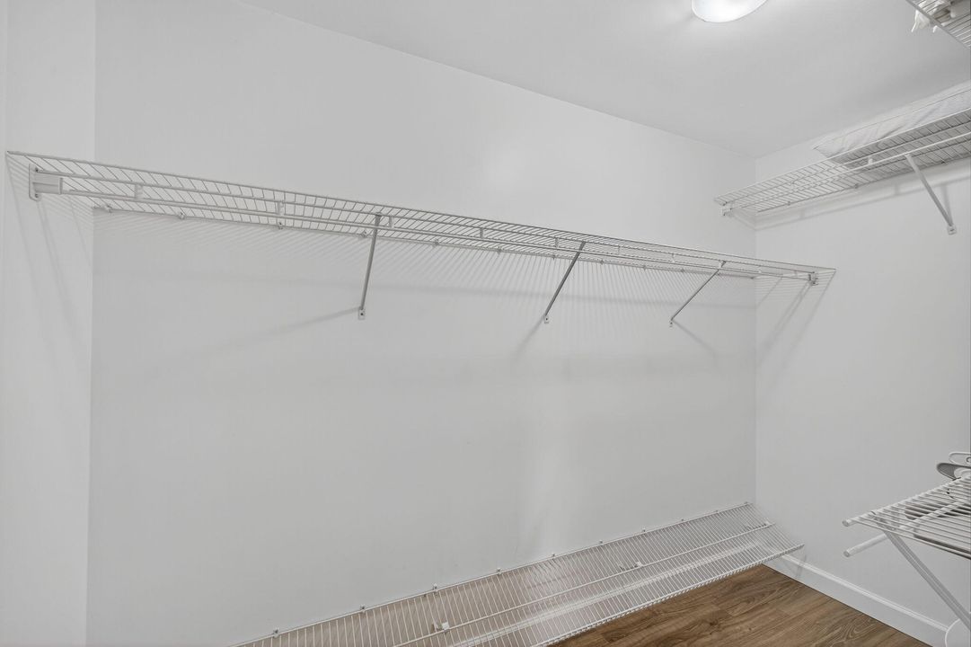 待售: $829,000 (4 贝兹, 2 浴室, 2052 平方英尺)