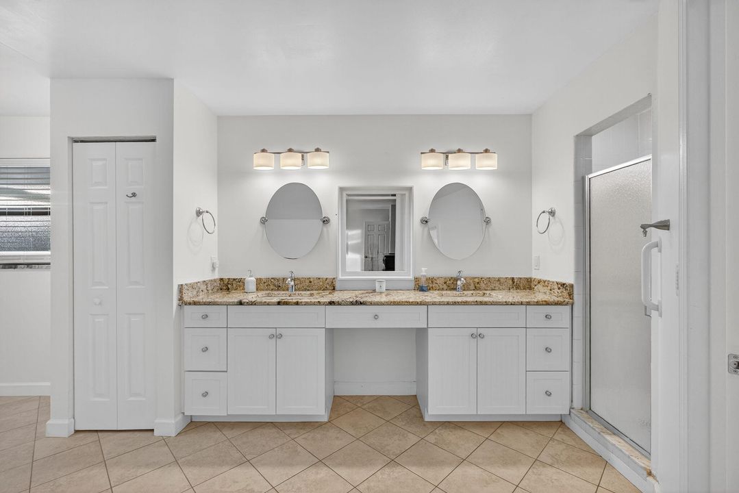 待售: $829,000 (4 贝兹, 2 浴室, 2052 平方英尺)