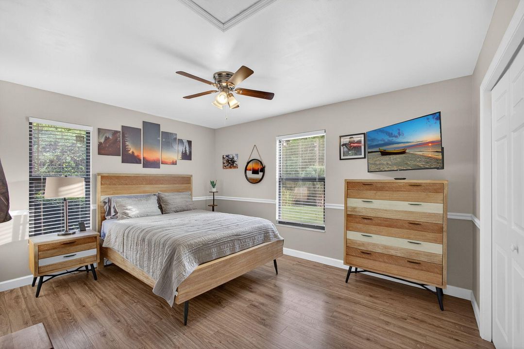 待售: $829,000 (4 贝兹, 2 浴室, 2052 平方英尺)