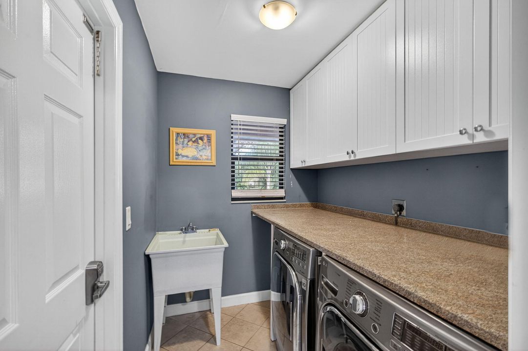 待售: $829,000 (4 贝兹, 2 浴室, 2052 平方英尺)