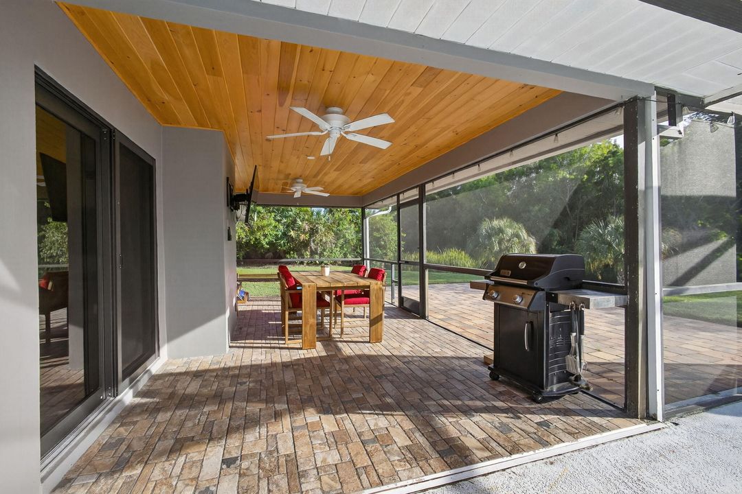 待售: $829,000 (4 贝兹, 2 浴室, 2052 平方英尺)