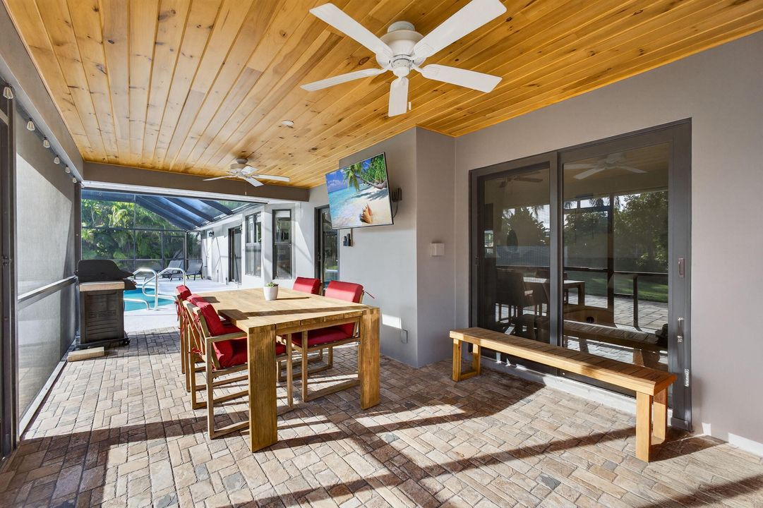 待售: $829,000 (4 贝兹, 2 浴室, 2052 平方英尺)