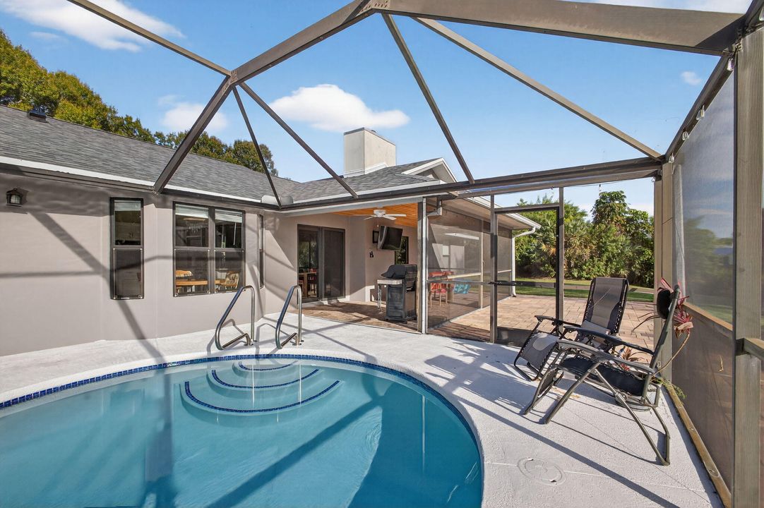 待售: $829,000 (4 贝兹, 2 浴室, 2052 平方英尺)