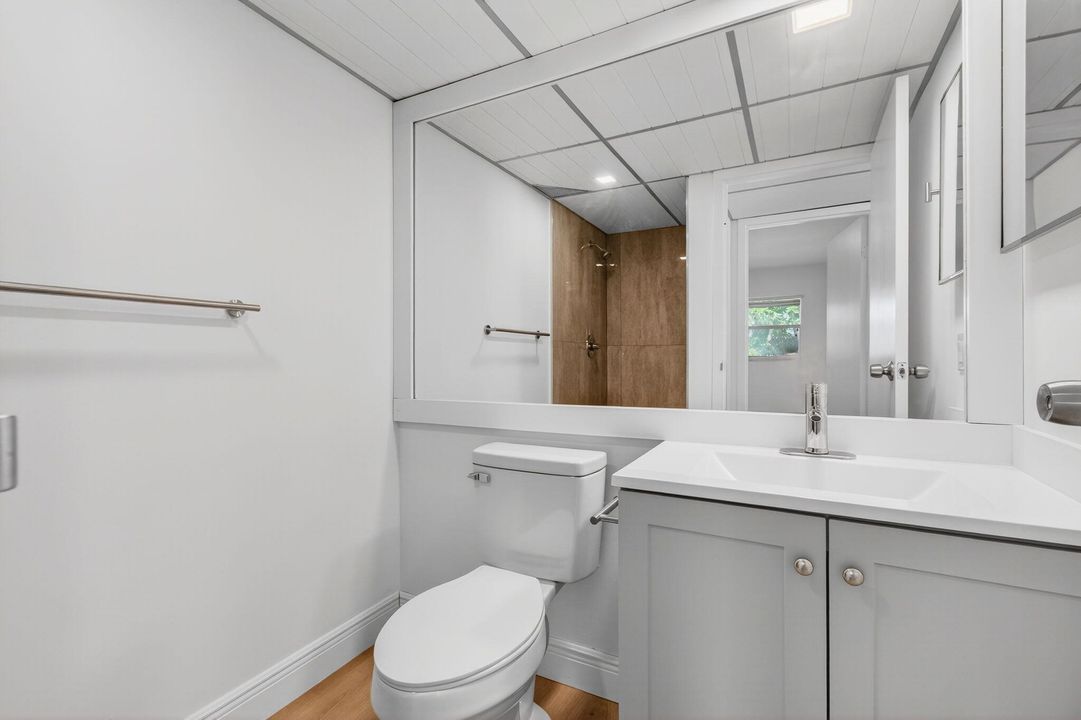 Active With Contract: $115,000 (2 beds, 2 baths, 880 Square Feet)