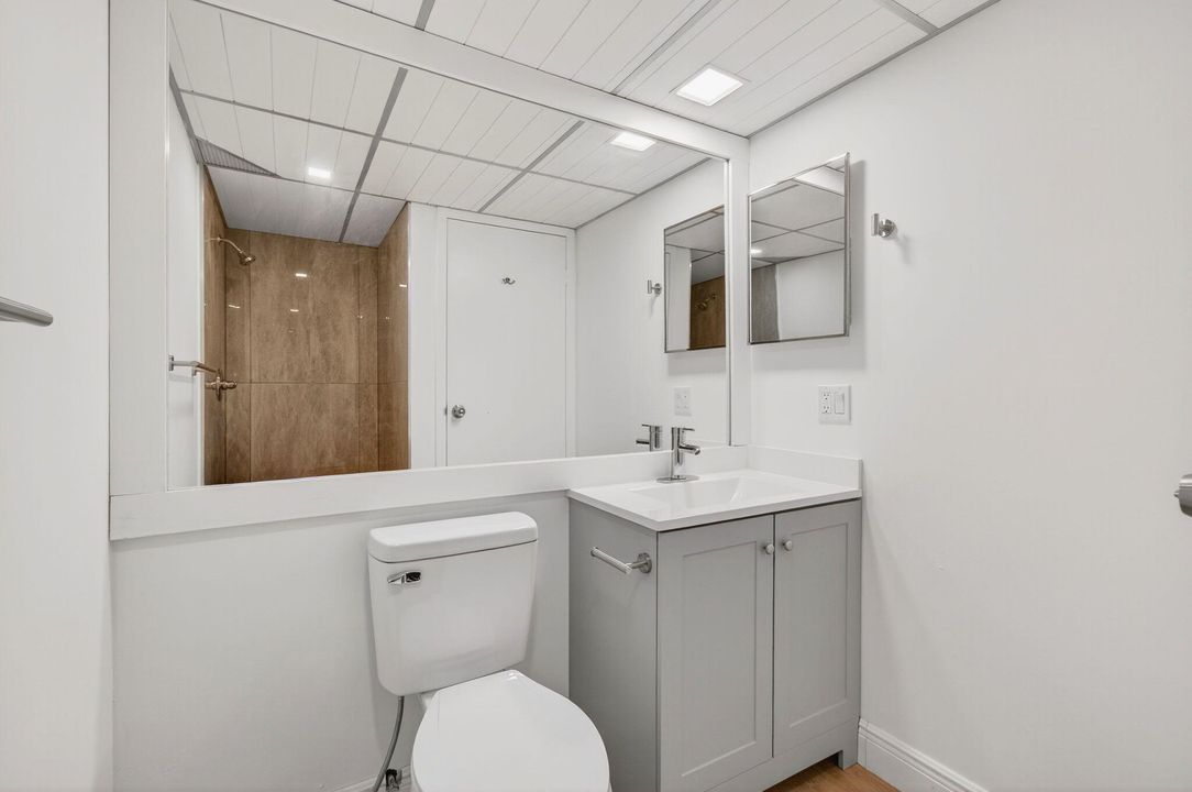 Active With Contract: $115,000 (2 beds, 2 baths, 880 Square Feet)