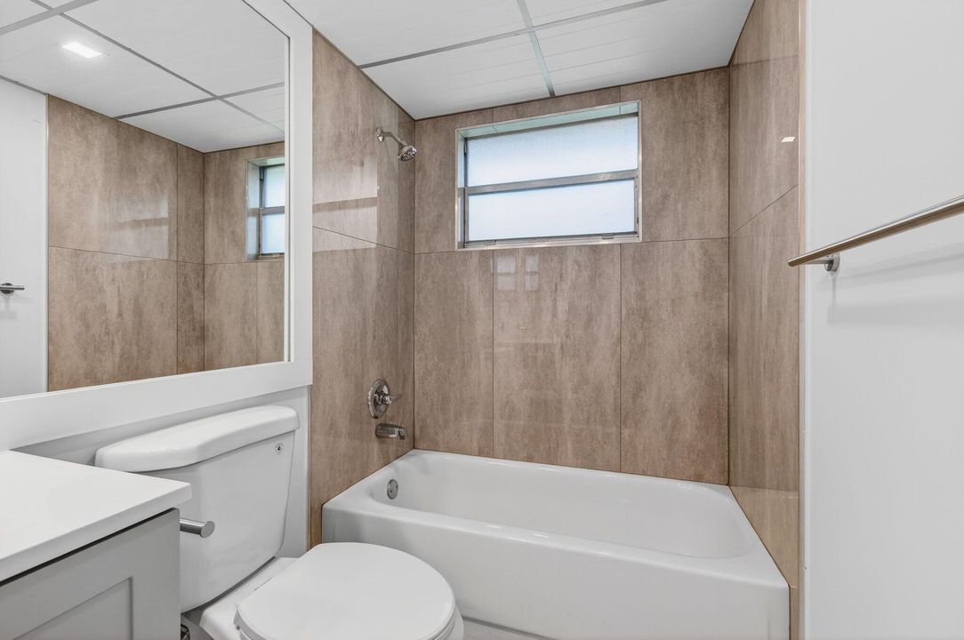 Active With Contract: $115,000 (2 beds, 2 baths, 880 Square Feet)