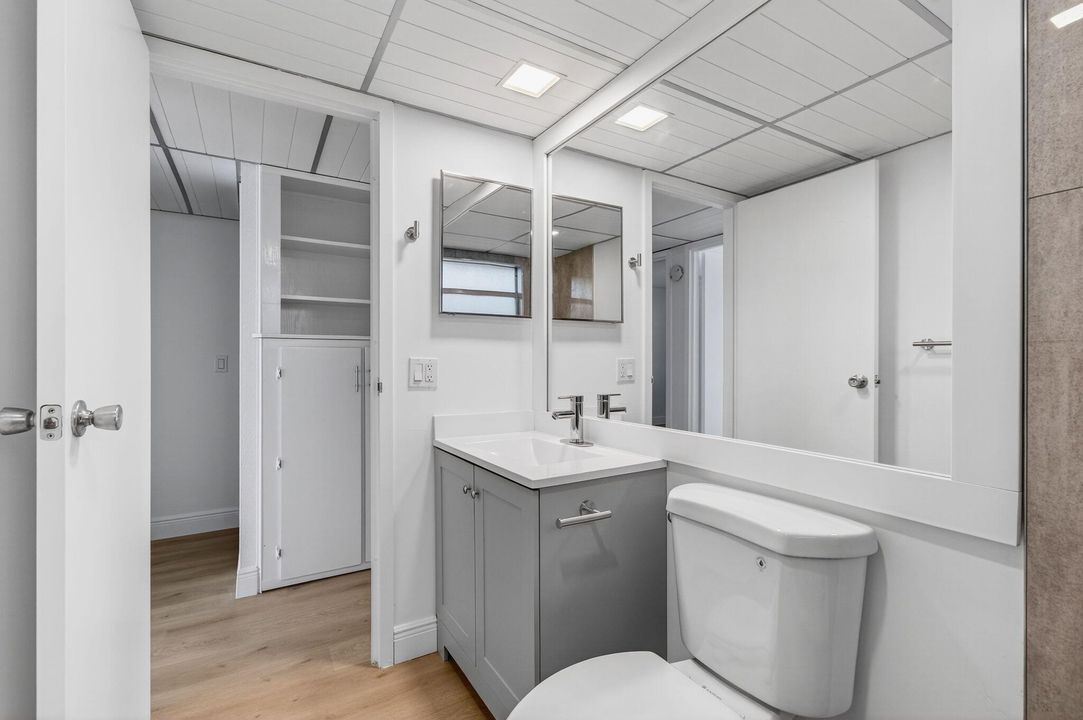 Active With Contract: $115,000 (2 beds, 2 baths, 880 Square Feet)