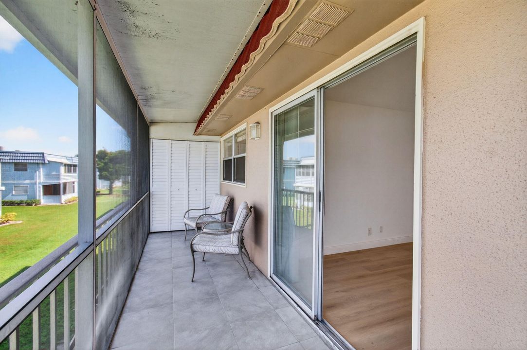 Active With Contract: $115,000 (2 beds, 2 baths, 880 Square Feet)