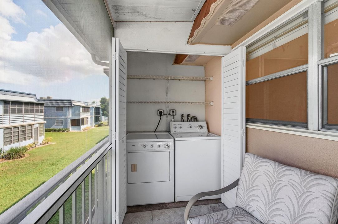 Active With Contract: $115,000 (2 beds, 2 baths, 880 Square Feet)