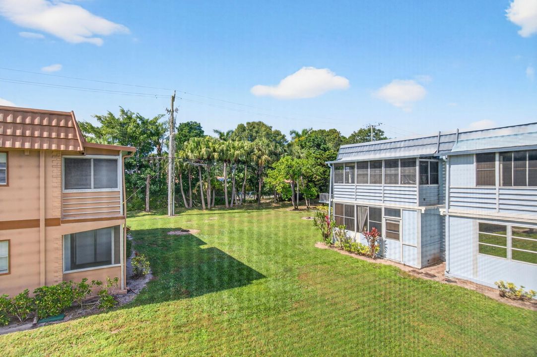 Active With Contract: $115,000 (2 beds, 2 baths, 880 Square Feet)