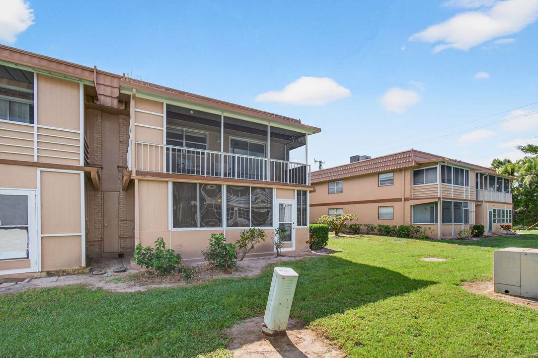 Active With Contract: $115,000 (2 beds, 2 baths, 880 Square Feet)