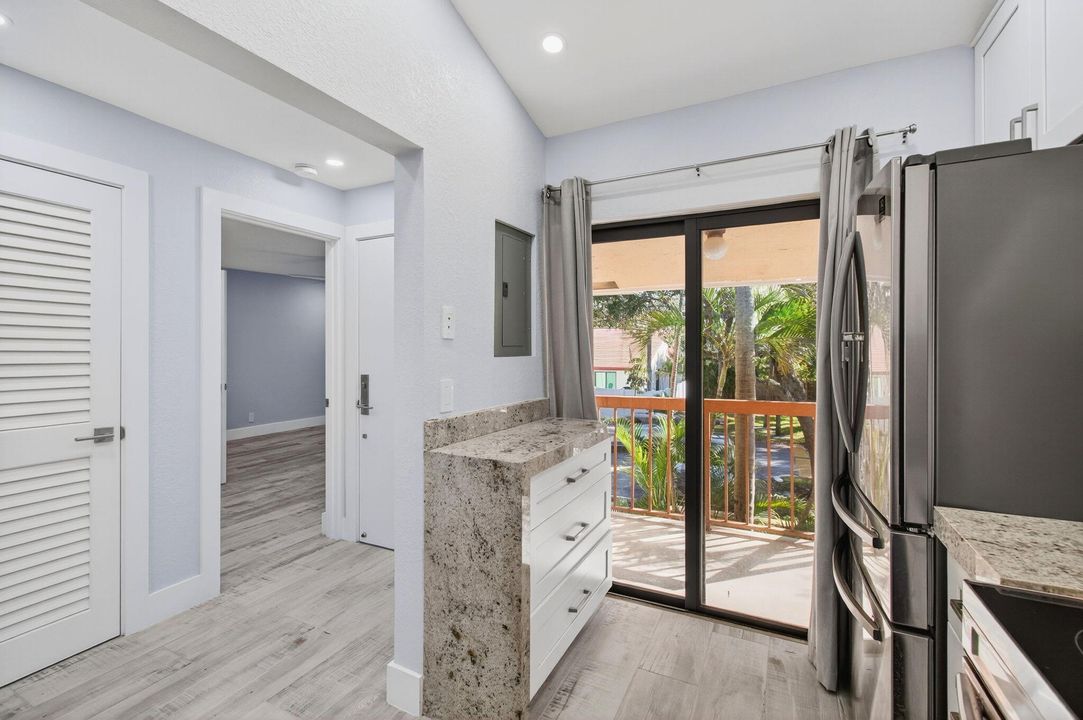 Active With Contract: $2,600 (3 beds, 2 baths, 978 Square Feet)
