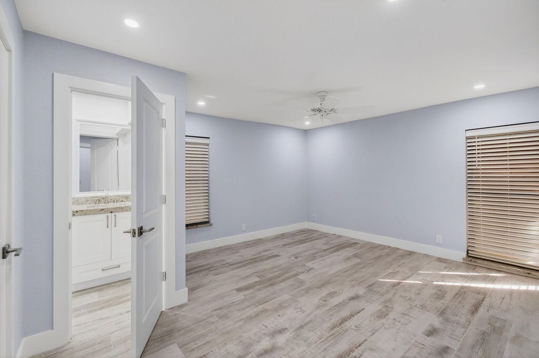 Active With Contract: $2,600 (3 beds, 2 baths, 978 Square Feet)