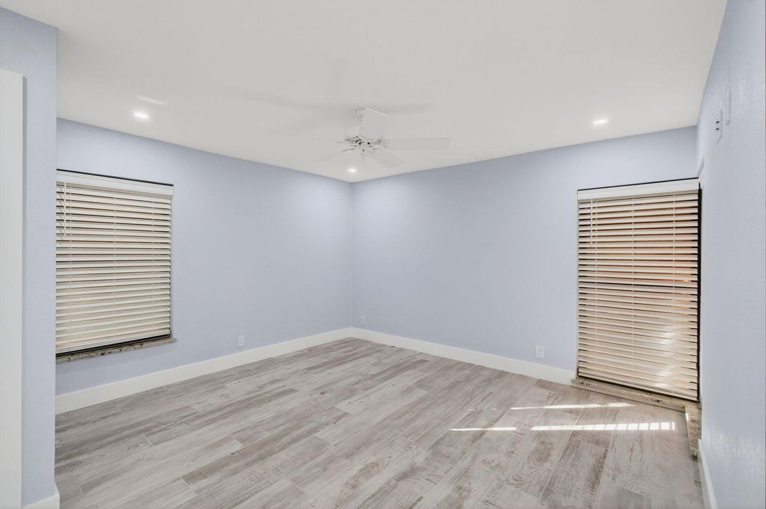 Active With Contract: $2,600 (3 beds, 2 baths, 978 Square Feet)