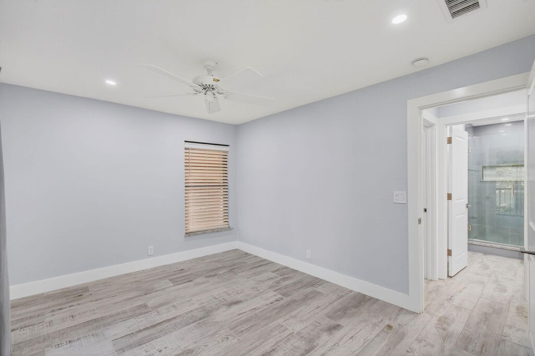 Active With Contract: $2,600 (3 beds, 2 baths, 978 Square Feet)