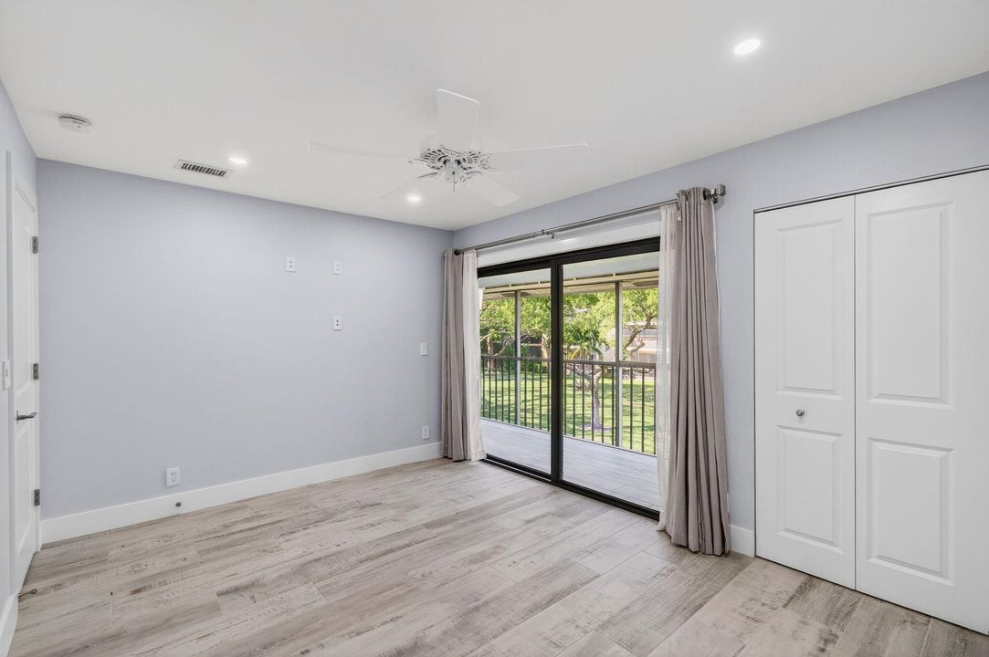 Active With Contract: $2,600 (3 beds, 2 baths, 978 Square Feet)