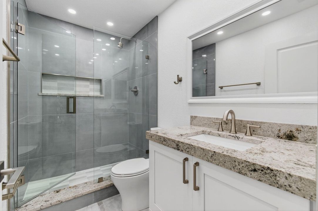 Active With Contract: $2,600 (3 beds, 2 baths, 978 Square Feet)