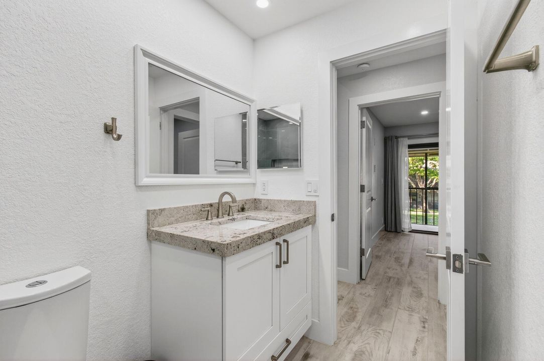 Active With Contract: $2,600 (3 beds, 2 baths, 978 Square Feet)