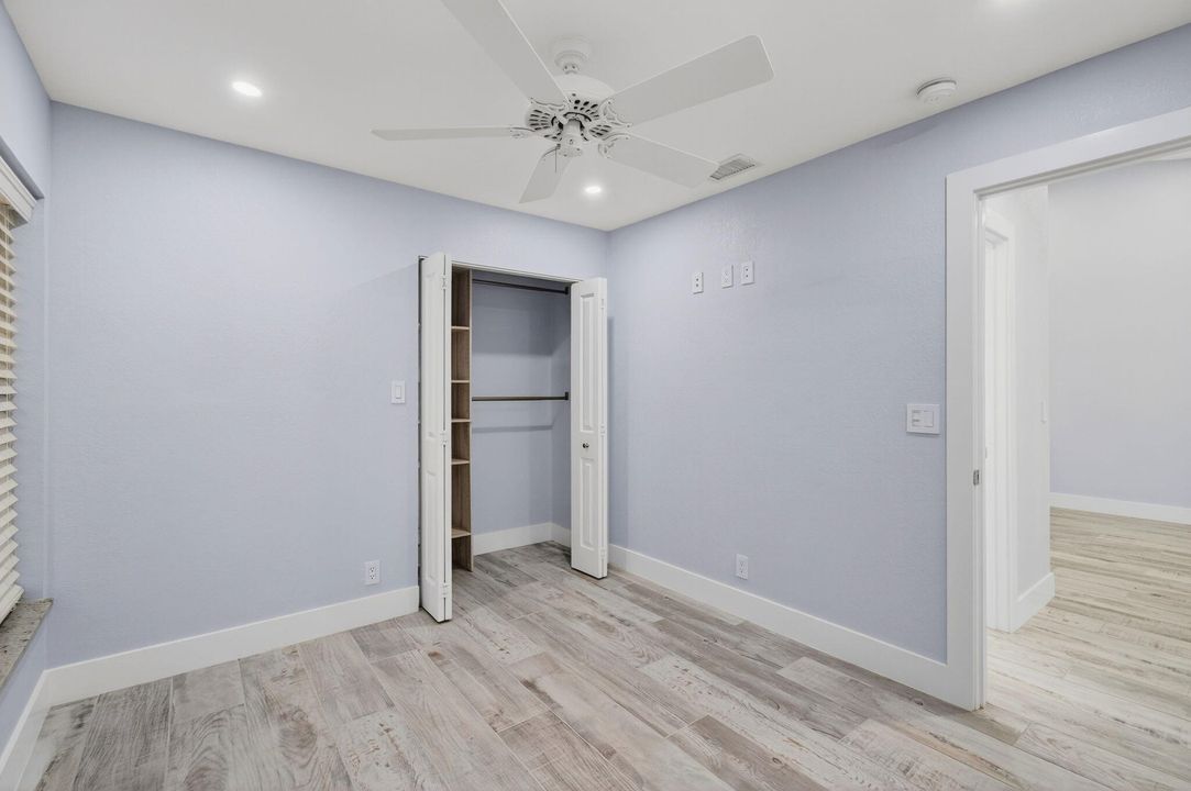 Active With Contract: $2,600 (3 beds, 2 baths, 978 Square Feet)