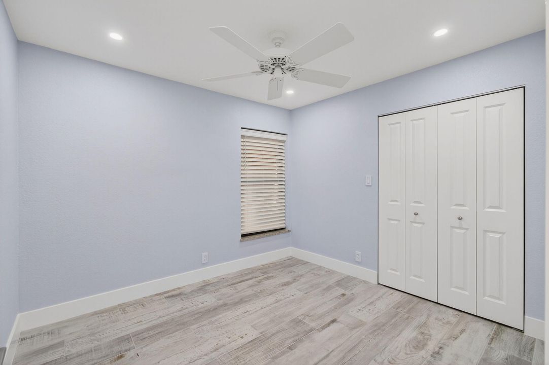 Active With Contract: $2,600 (3 beds, 2 baths, 978 Square Feet)