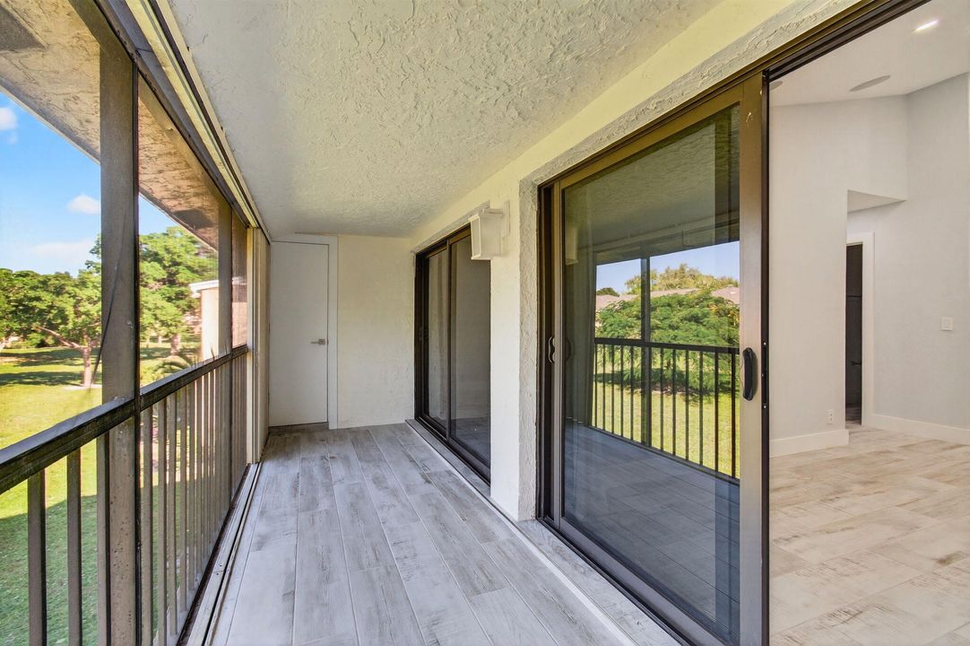 Active With Contract: $2,600 (3 beds, 2 baths, 978 Square Feet)