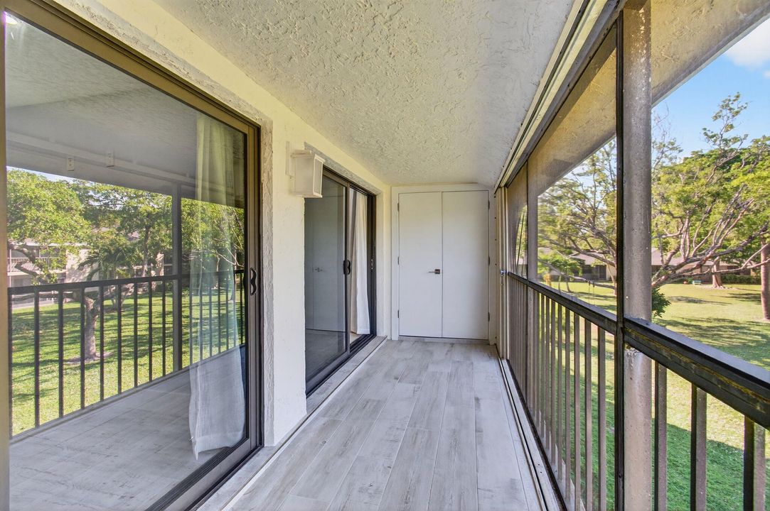 Active With Contract: $2,600 (3 beds, 2 baths, 978 Square Feet)