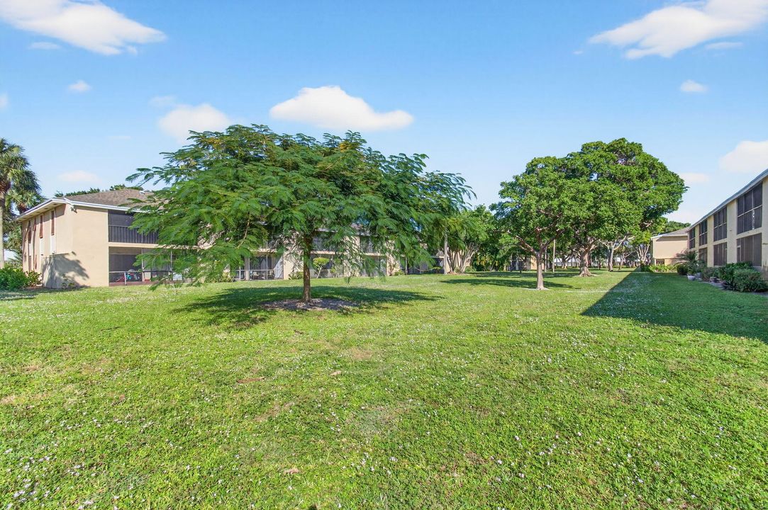 Active With Contract: $2,600 (3 beds, 2 baths, 978 Square Feet)