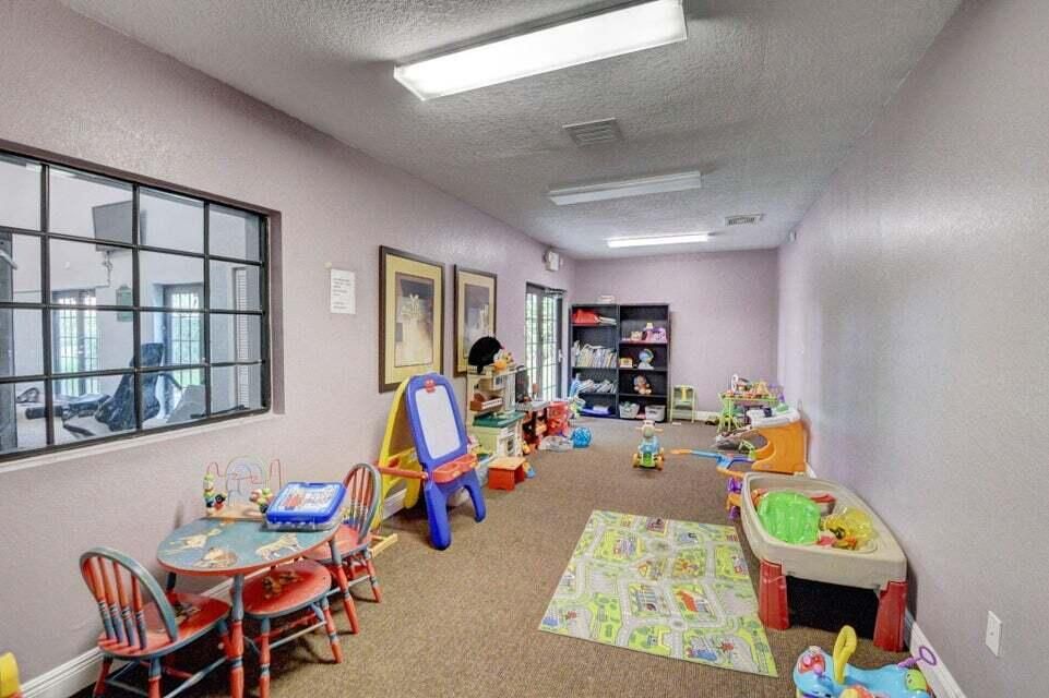 Active With Contract: $339,000 (2 beds, 2 baths, 1302 Square Feet)