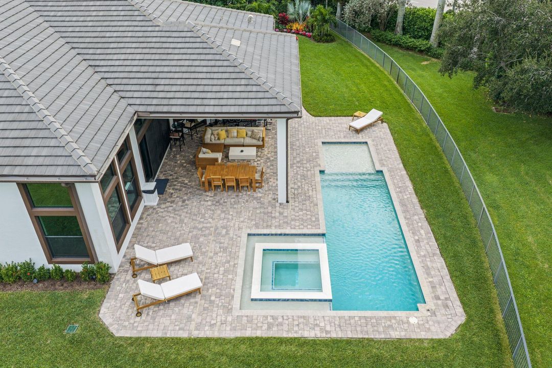 На продажу: $3,495,000 (6 спален, 5 ванн, 4966 Квадратных фут)