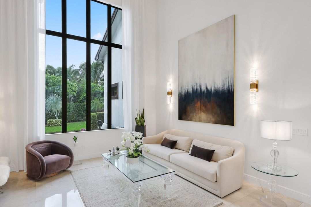 На продажу: $3,495,000 (6 спален, 5 ванн, 4966 Квадратных фут)