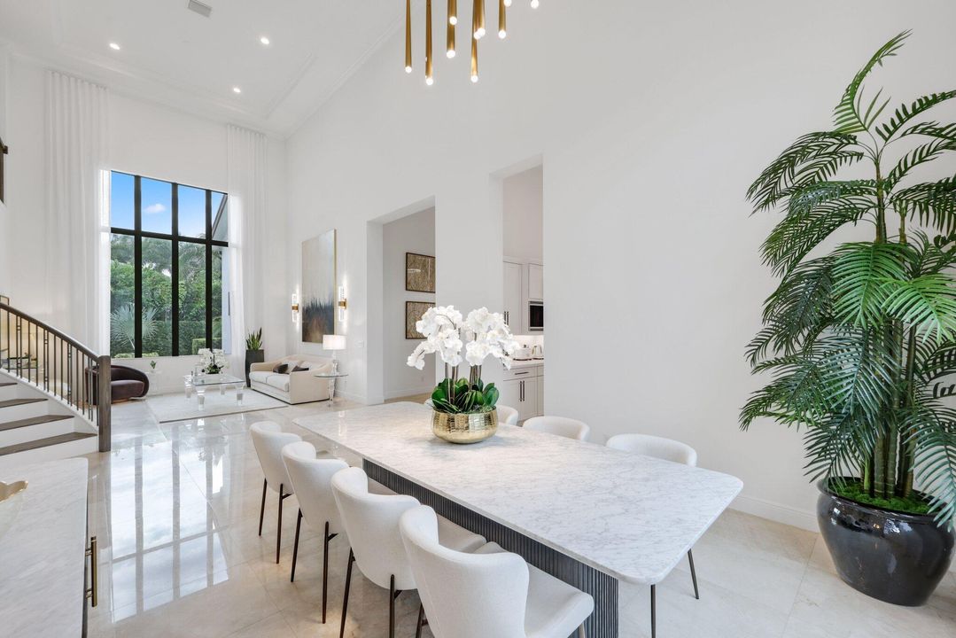 На продажу: $3,495,000 (6 спален, 5 ванн, 4966 Квадратных фут)