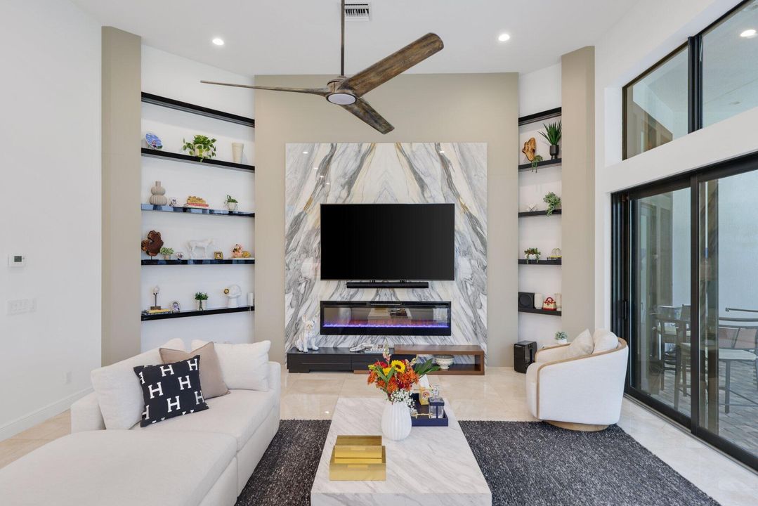 На продажу: $3,495,000 (6 спален, 5 ванн, 4966 Квадратных фут)