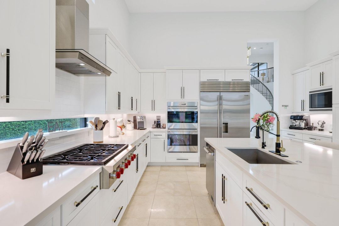 На продажу: $3,495,000 (6 спален, 5 ванн, 4966 Квадратных фут)