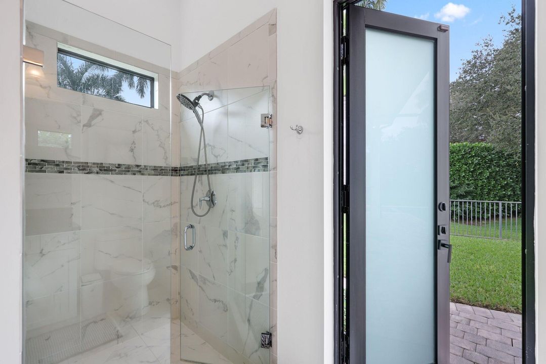 На продажу: $3,495,000 (6 спален, 5 ванн, 4966 Квадратных фут)