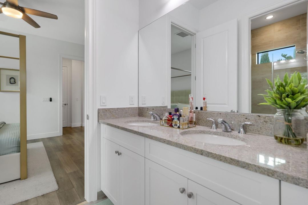 На продажу: $3,495,000 (6 спален, 5 ванн, 4966 Квадратных фут)