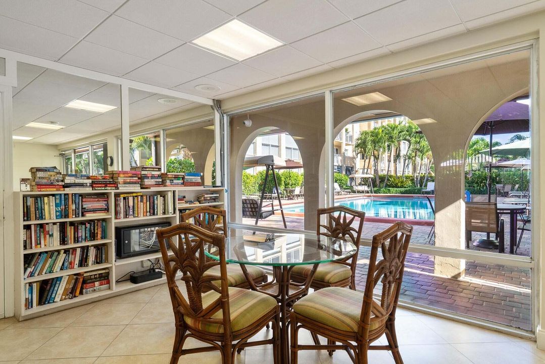 出租: $2,900 (2 贝兹, 2 浴室, 1093 平方英尺)