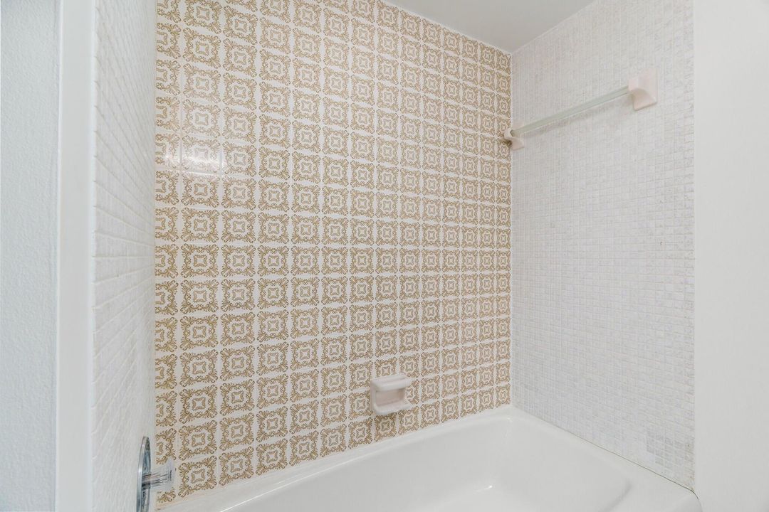 出租: $2,900 (2 贝兹, 2 浴室, 1093 平方英尺)